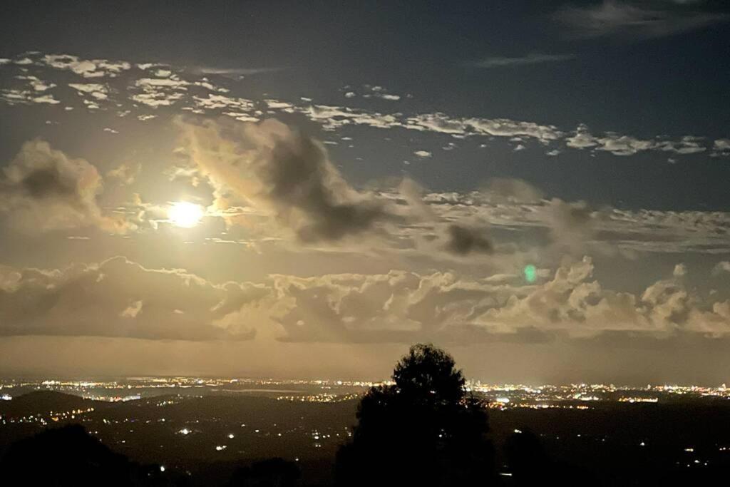 Mountain Living With Ocean Views Mount Tamborine Exterior foto